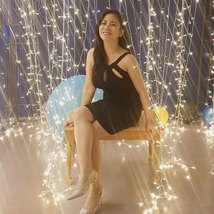 Meet your Posher, Yveth